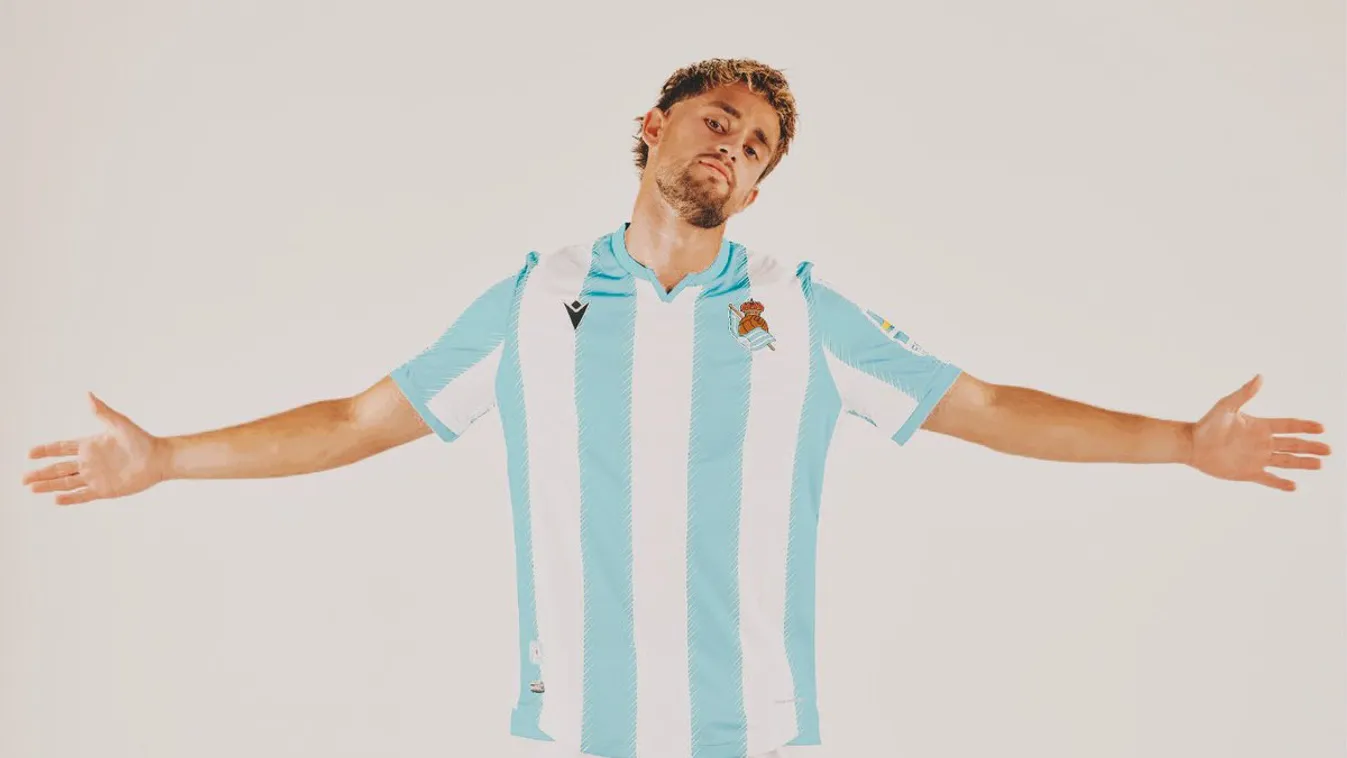 Gonosz tréfa áldozata lett a futballsztár az öltözőben - videó