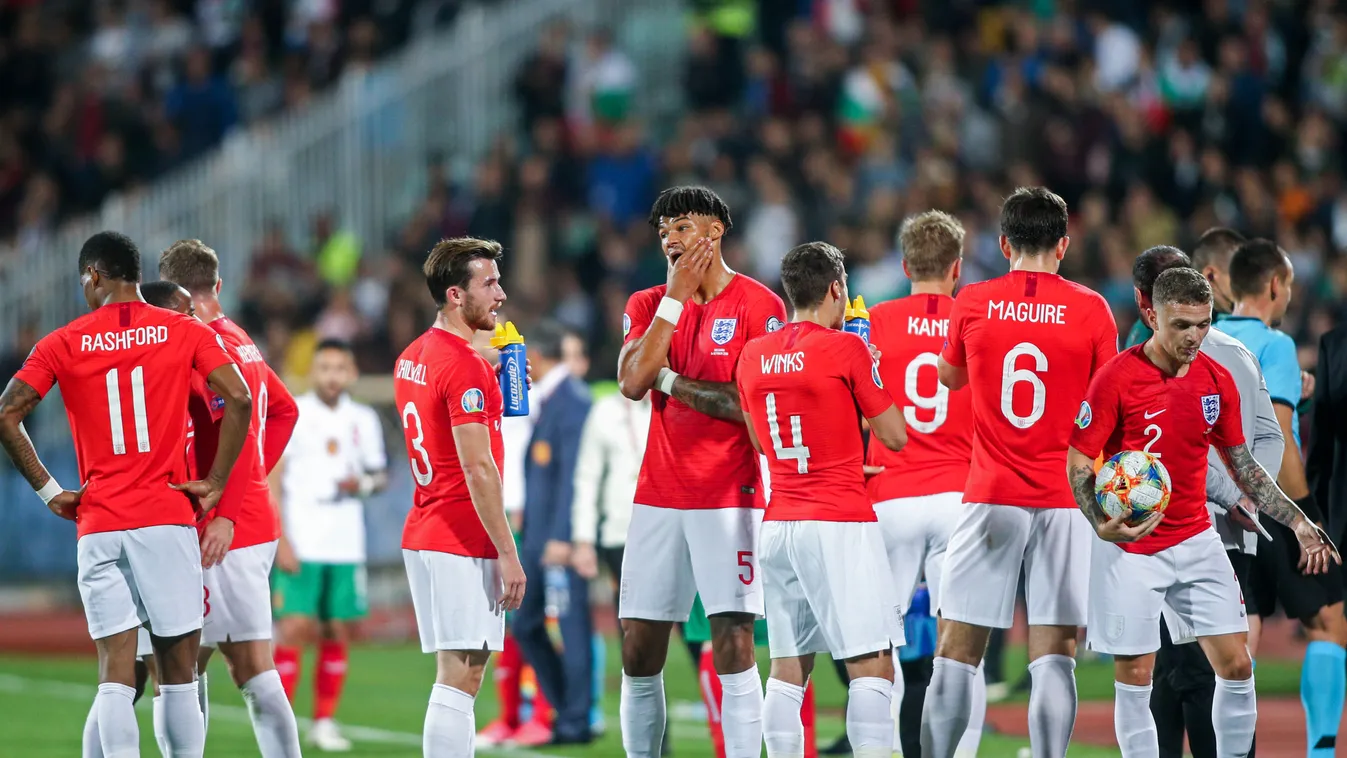 Botrányba fulladt az Eb-selejtező, Hitler szelleme kísértett - fotók