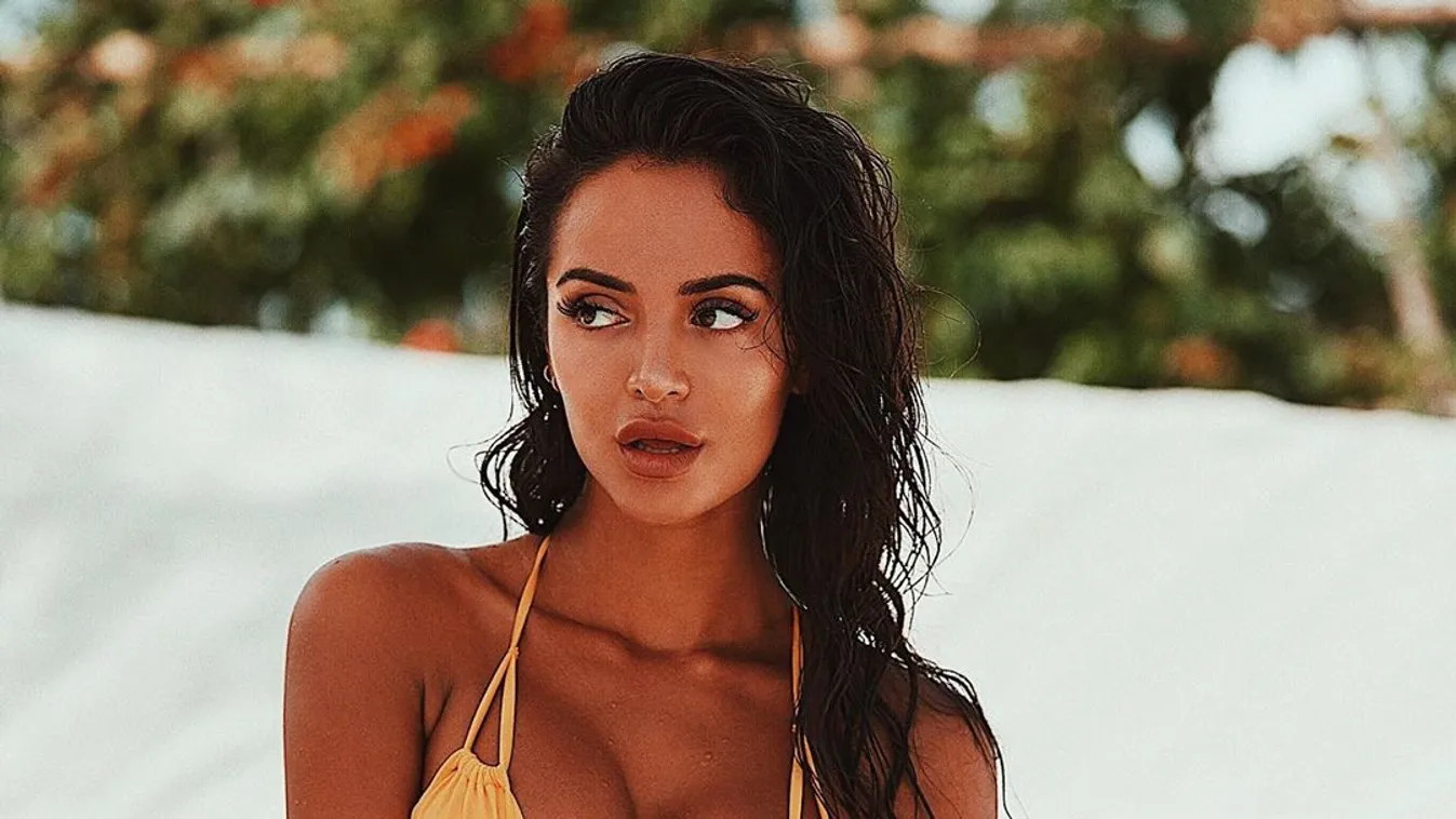 Se bugyi, se más: felfedte eszményi melleit a parton nudizó álomnő