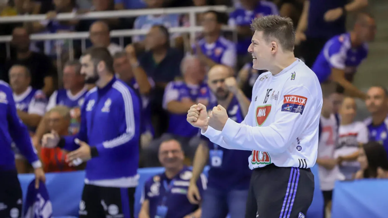 Ennél édesebb ma nem lesz: elolvad a szív a magyar kézis fotójától