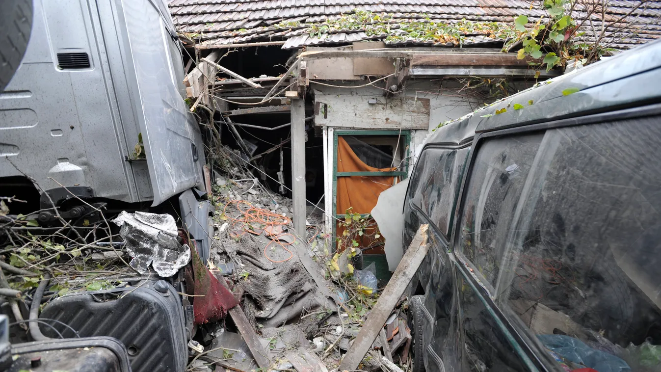 Megrázó képek: letarolta a kamion a dabasi család házát - fotók