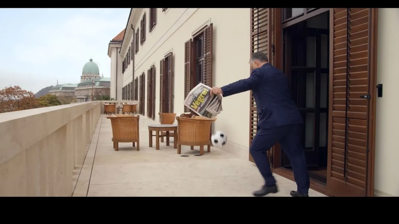 Állatkerti fókák is passzolták a labdát, Orbán levette és lőtt