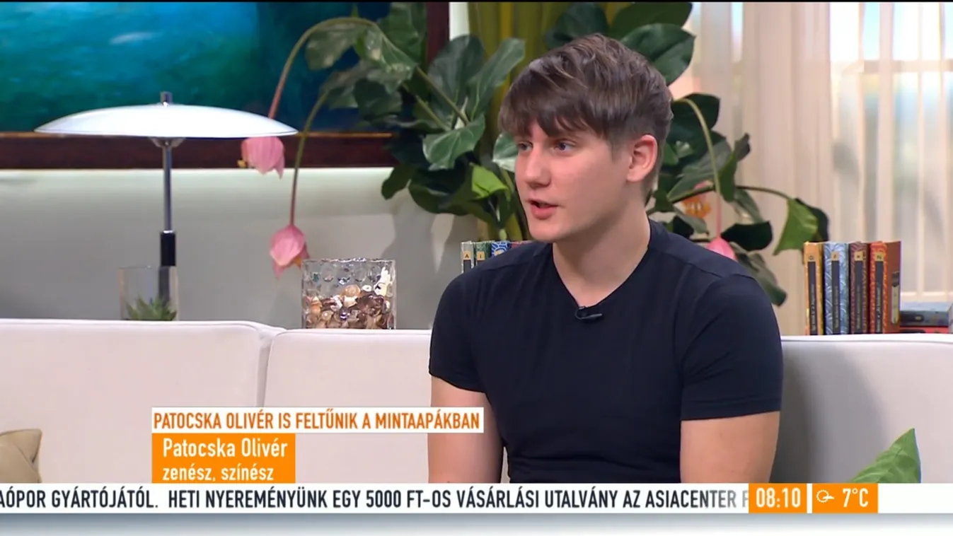 Nagy bejelentés, ez a magyar énekes a Mintaapák új szereplője