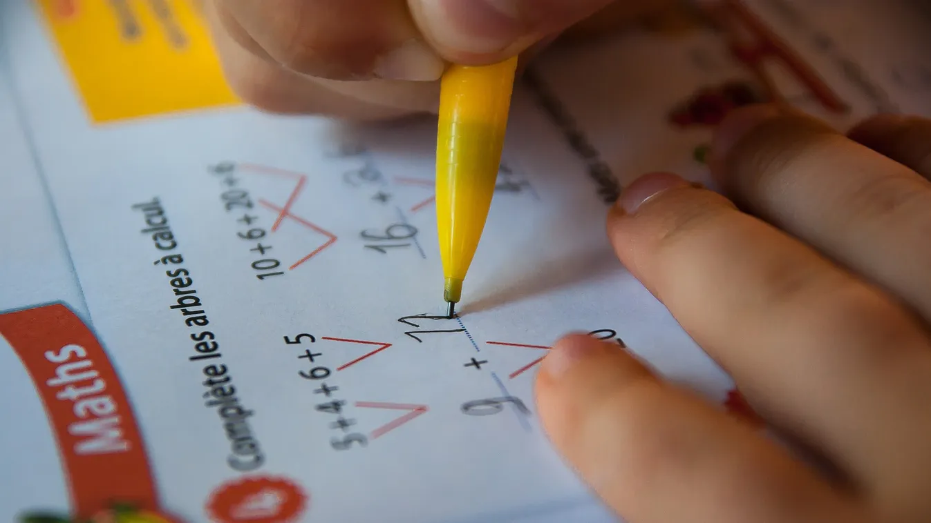 Egy kisdiák anyja szó szerint szívrohamot kapott a mateklecke miatt