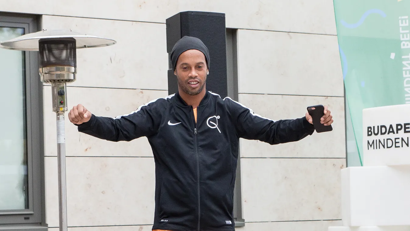 Most jelentették be, Ronaldinho Budapestre érkezik