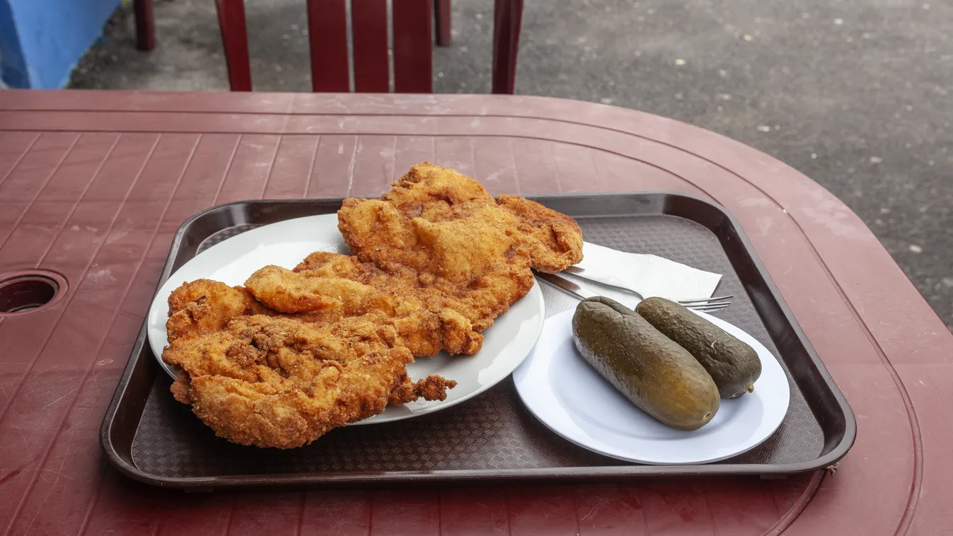 Új szintre lépett a rántott hús: Döbbenetes, mit készített a siófoki férfi