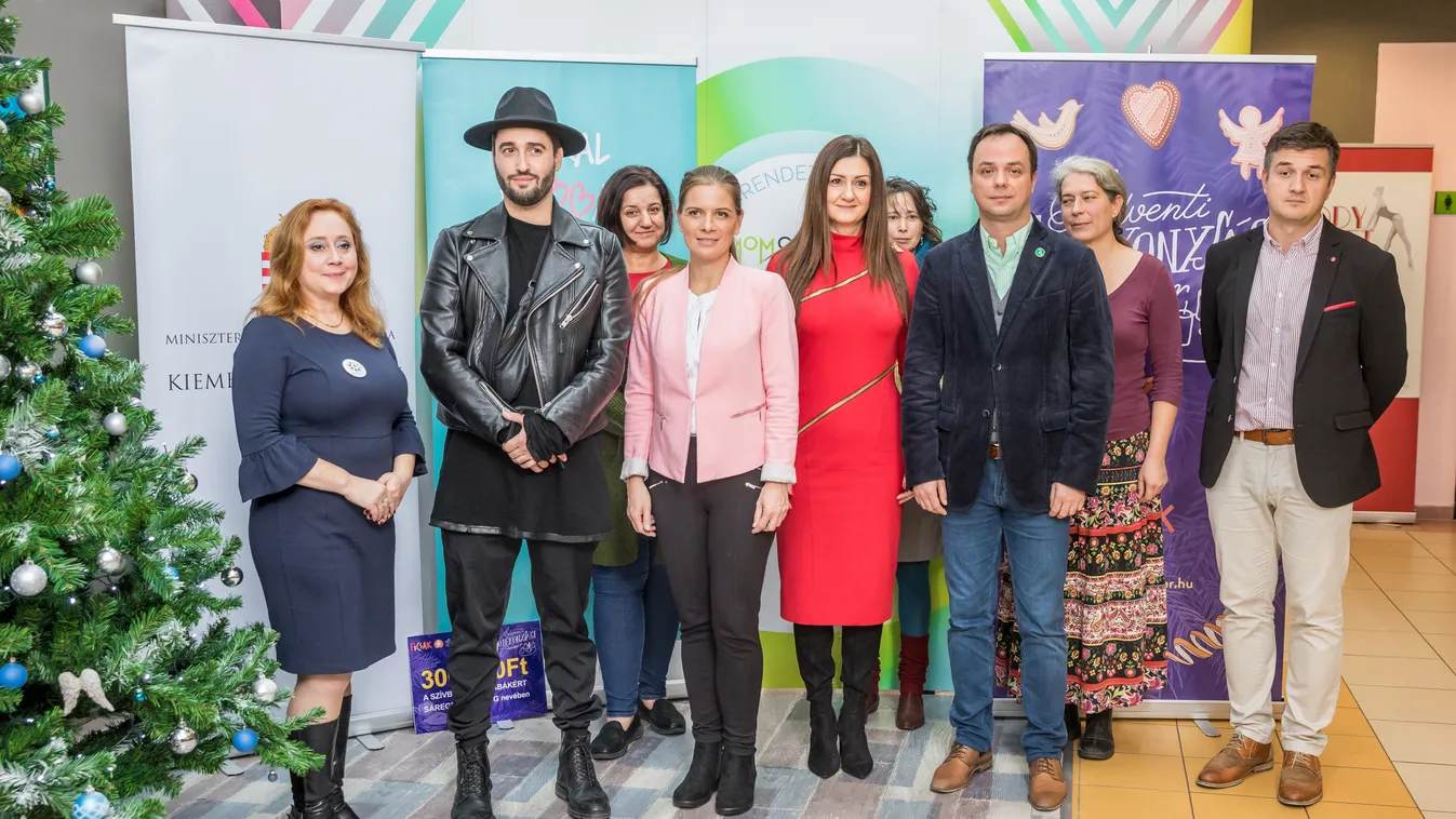 Jótékonykodással kezdi az adventi időszakot Király Viktor