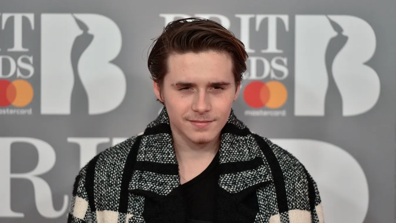 Édesanyja kiköpött másával kezdett el járni Brooklyn Beckham
