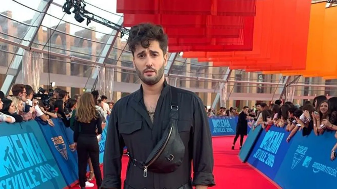 Megindító, szívbeteg kisbabákat támogat Király Viktor