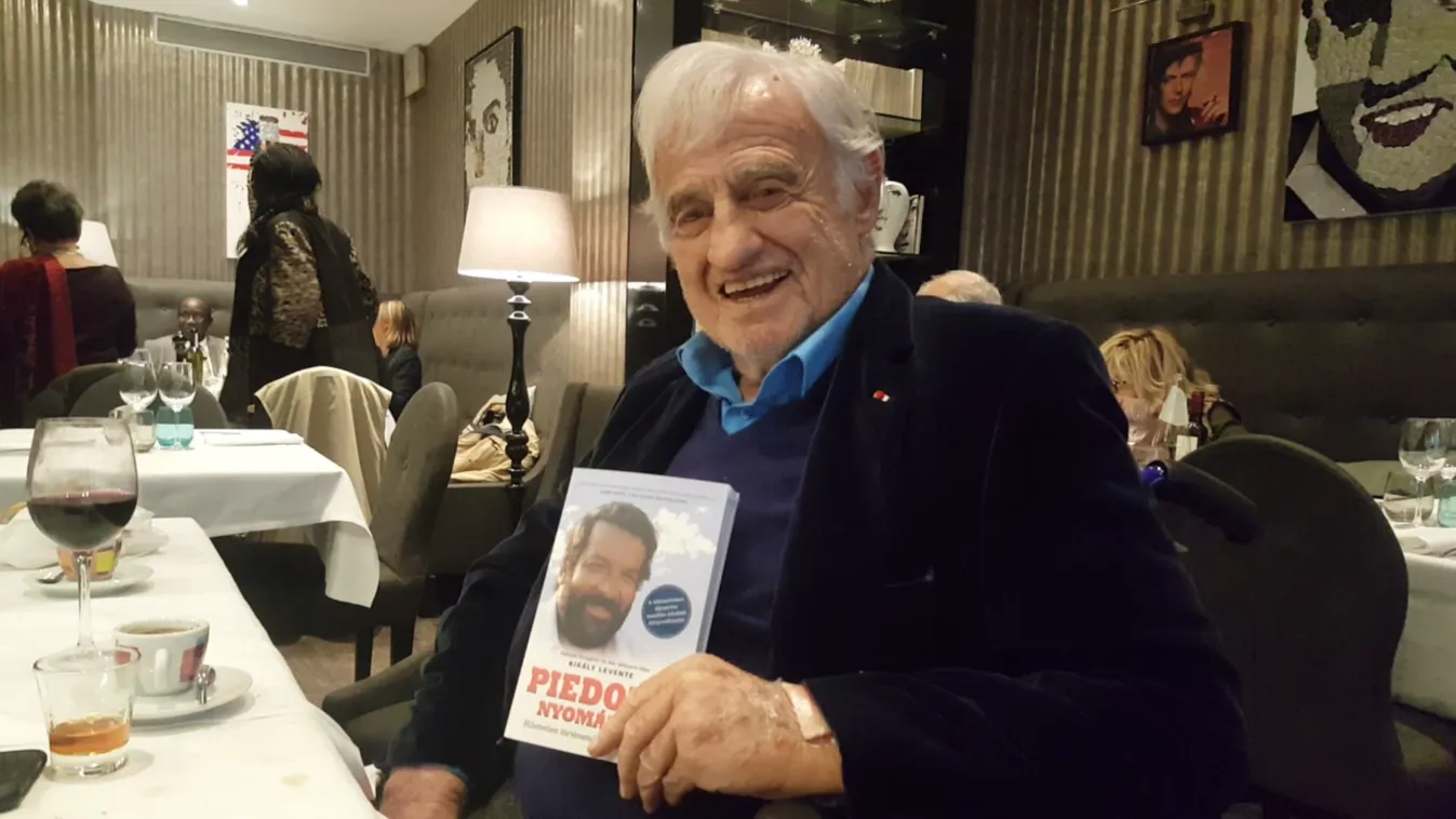 Magánrepülővel szökött meg a forgatásról a világsztár