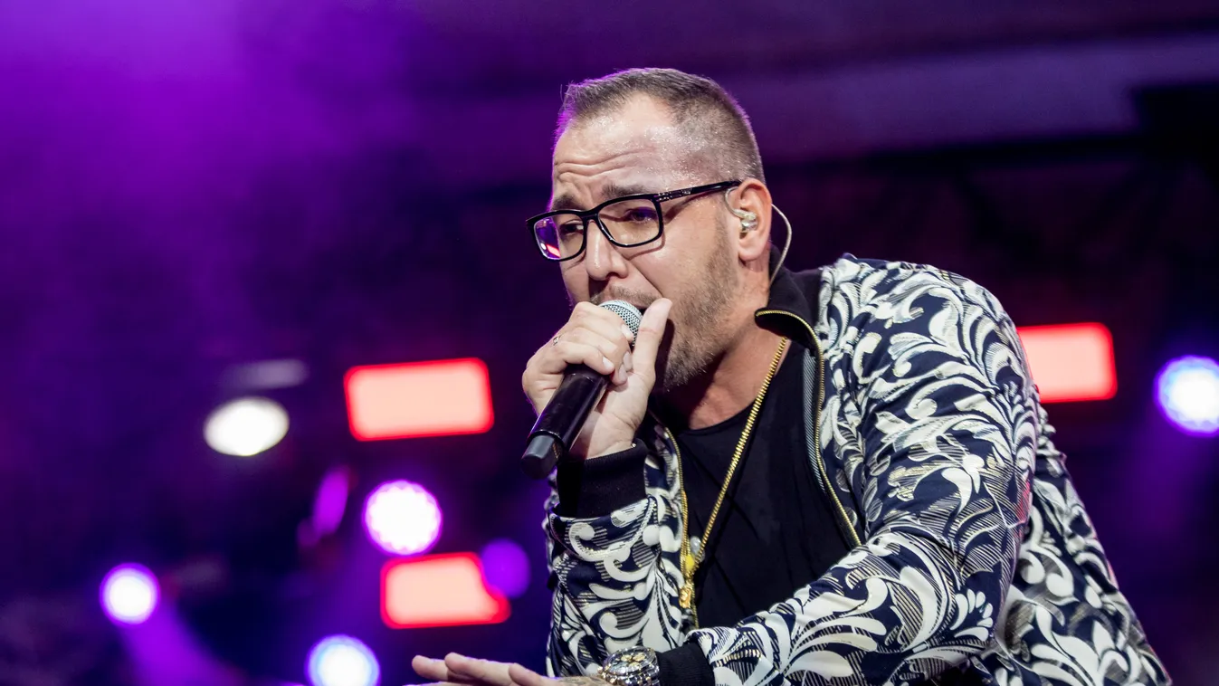 Curtis beszólt Majka kedvesének