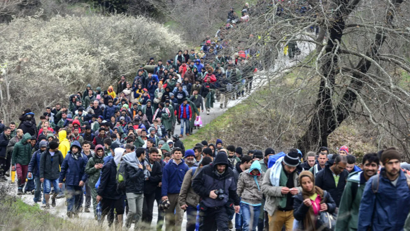 Brüsszel hazudott, erősödik a migránsroham