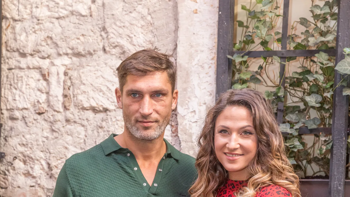 Ketrecharcos hívta ki a hatgyermekes anyát összeverő katonát