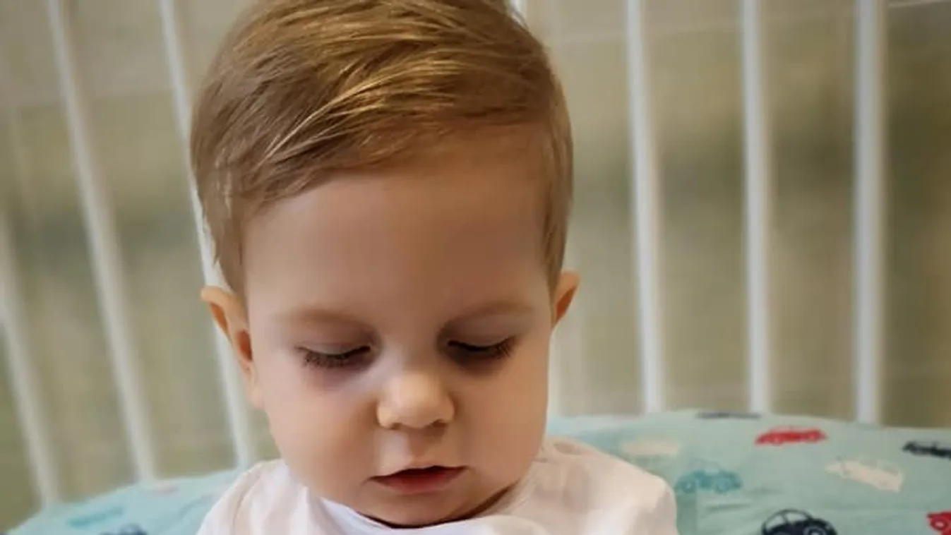 Kettészakította a kis Zente családját a génterápia, de karácsonyra újra együtt lesznek