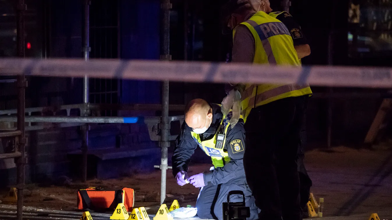 Rendőrök lepték el az áruház környékét, bombát találtak a közelben