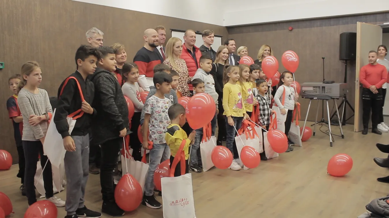 Hamarosan nyit a MikulásGyár