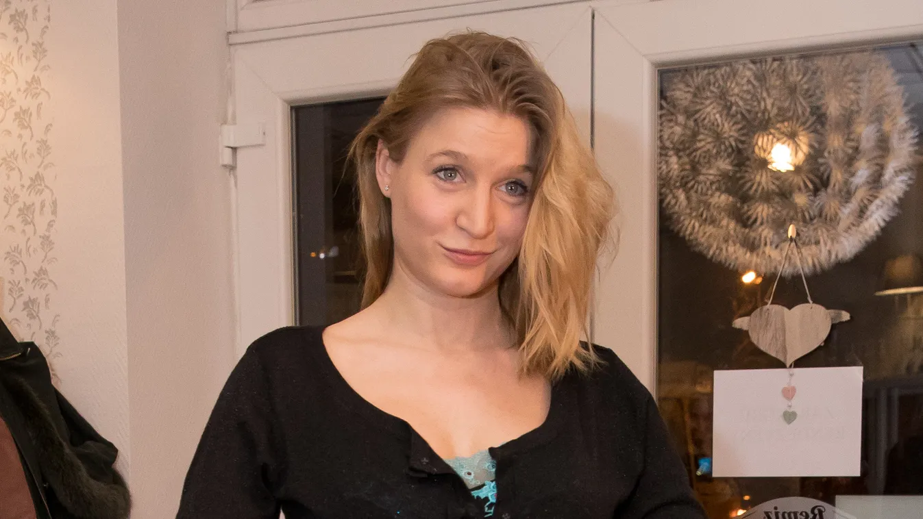 Semmit nem visel: teljesen meztelen fotó készült a magyar színésznőről