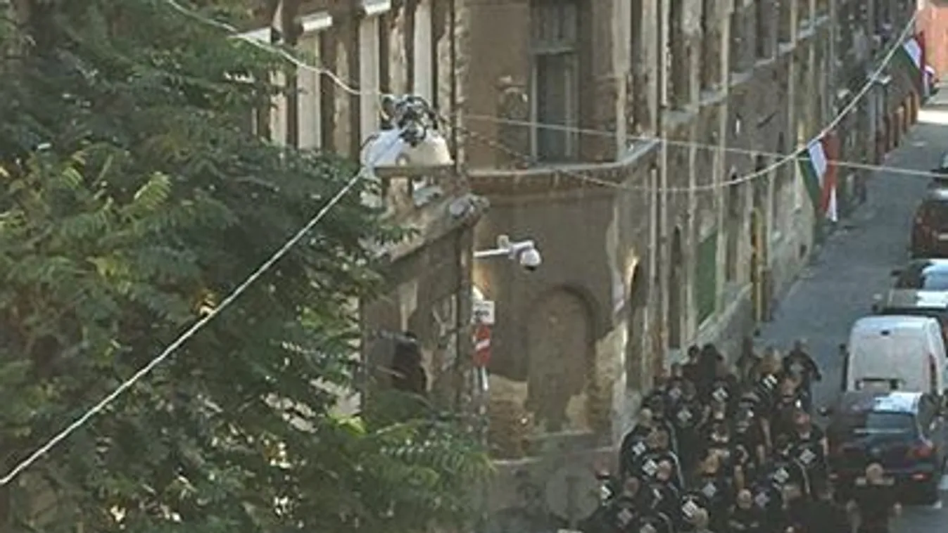 Pofátlanul hazudik a kormányról a kanadai újságíró