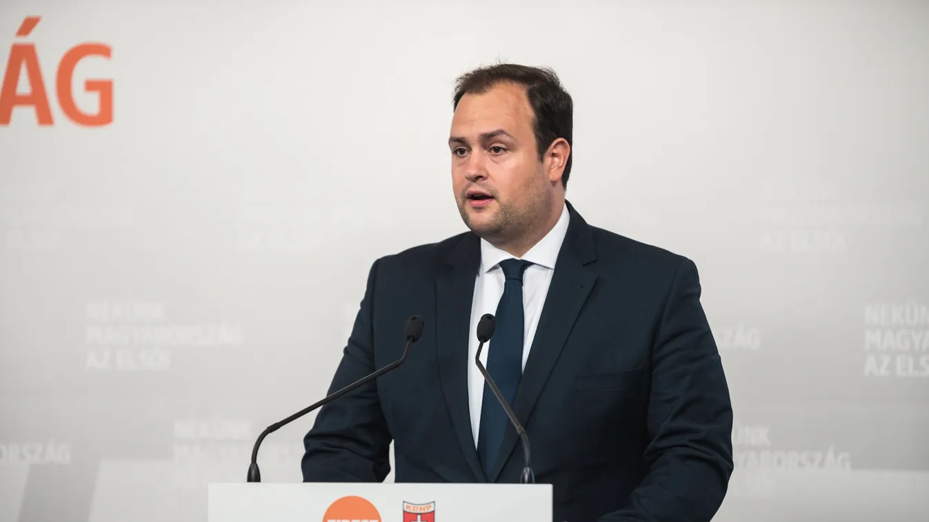 A baloldal adót emel, a kormány adót csökkent