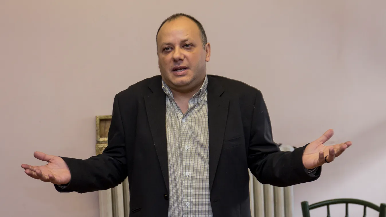 Damu Roland ingyen lép fel, adományt vár a nézőktől