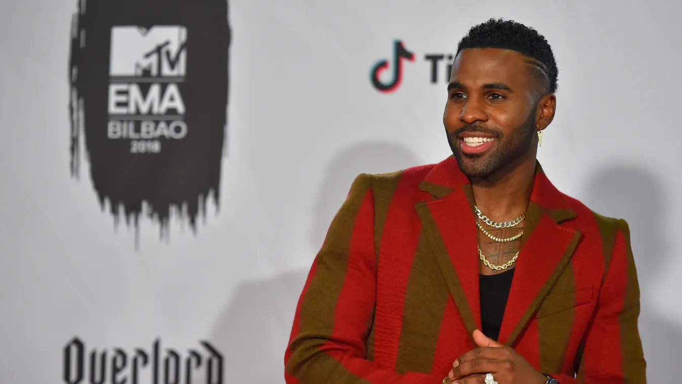 Mint egy anakonda, az Instagram is sokkot kapott az énekes péniszétől