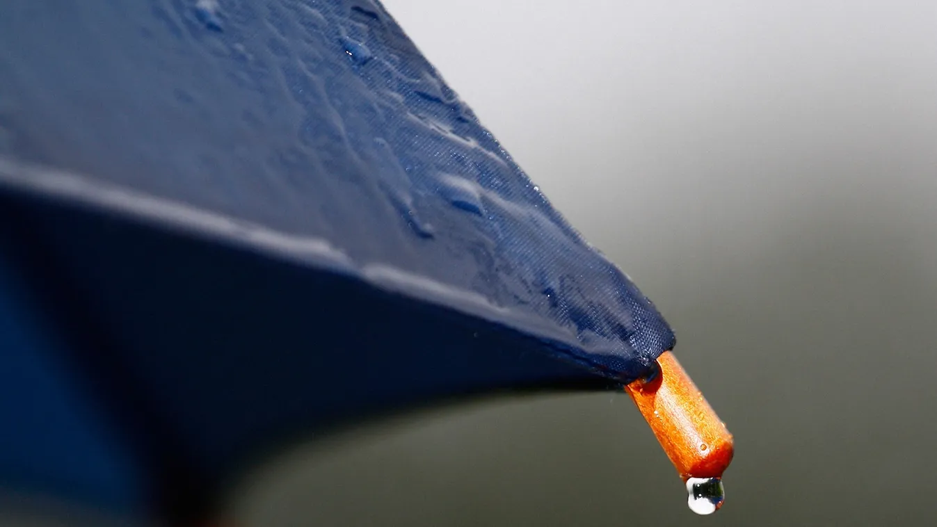 Viharos eső decemberben? Elmarad a focirangadó