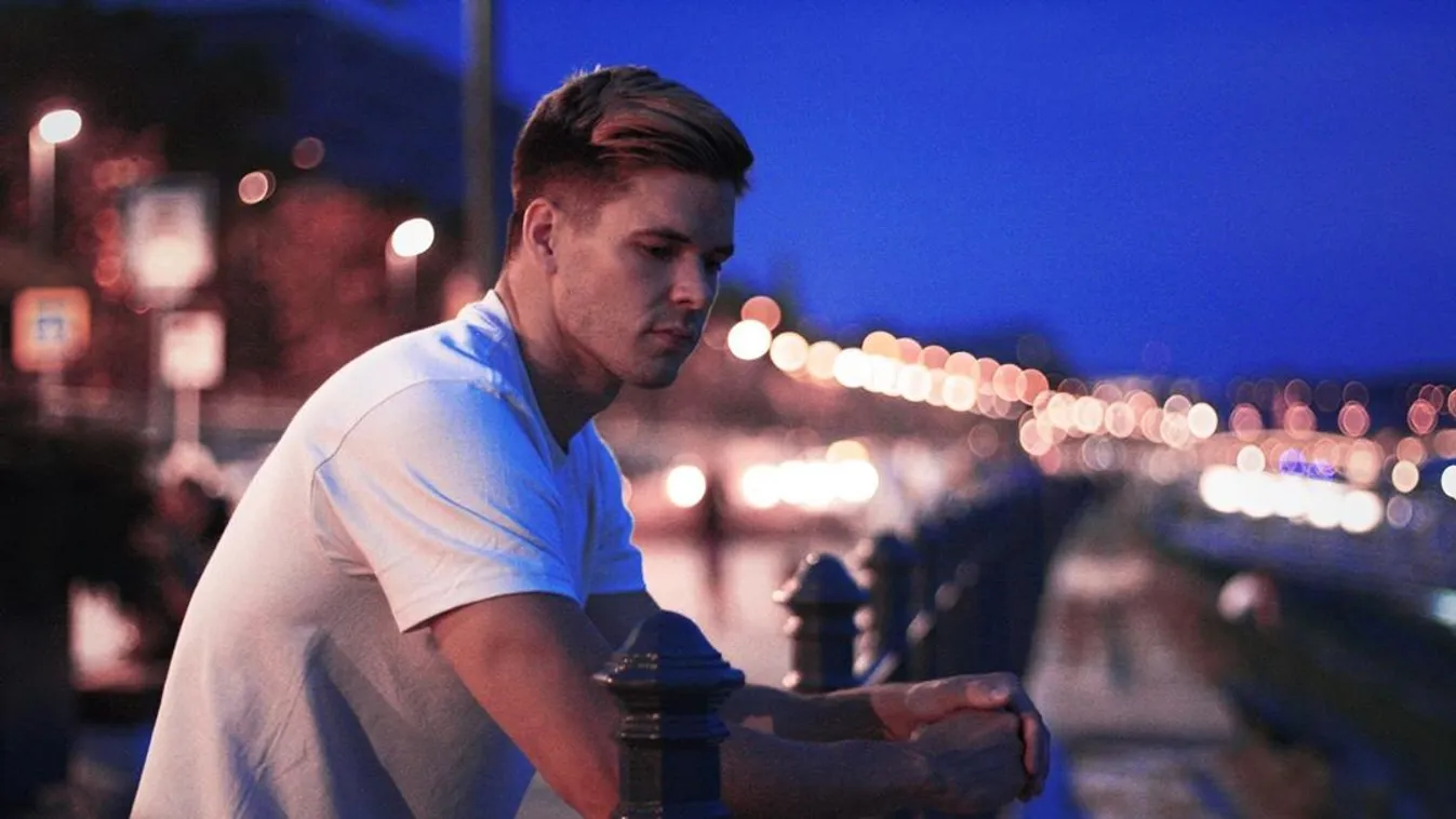 Itt az első kép, Budapesten fotózták le a sportos álompárt