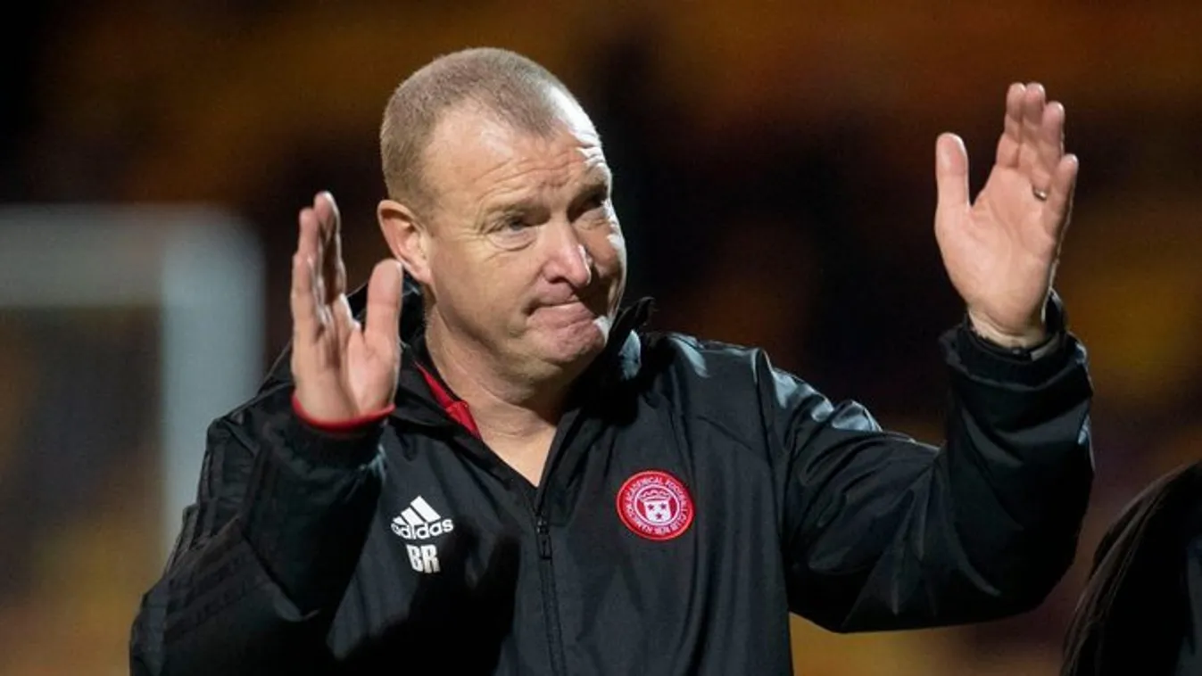 Feljelentette magát a fociedző, elege lett saját magából