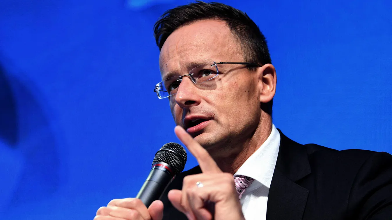 Szijjártó: sikeres gazdaságpolitikához nincs szükség migrációra