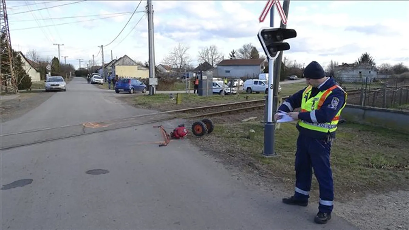 Kerti traktorral ütközött össze a vonat Tiszaalpáron