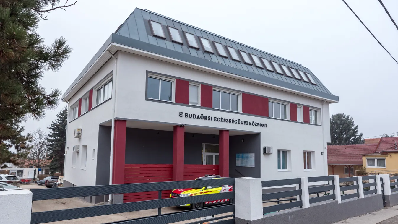 Csatornabűzben, felújítás közben végeztek szemműtéteket Budaörsön