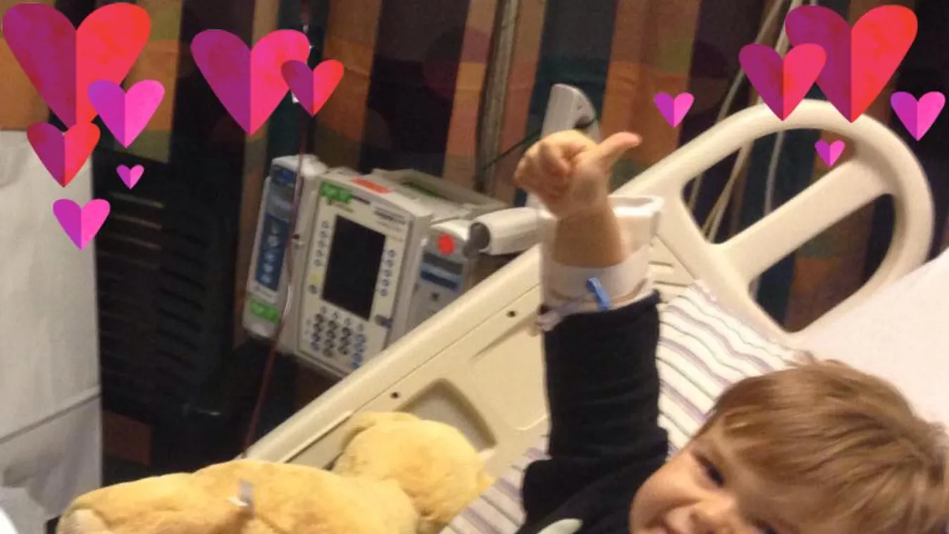 Felemelő, ahogy a rákból kigyógyult kisfiút fogadták az osztálytársai