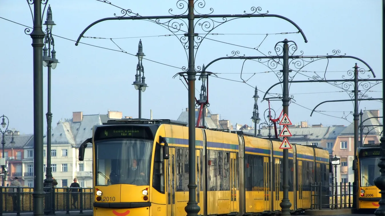 Ez az új divat a BKK járatain, bár tilos