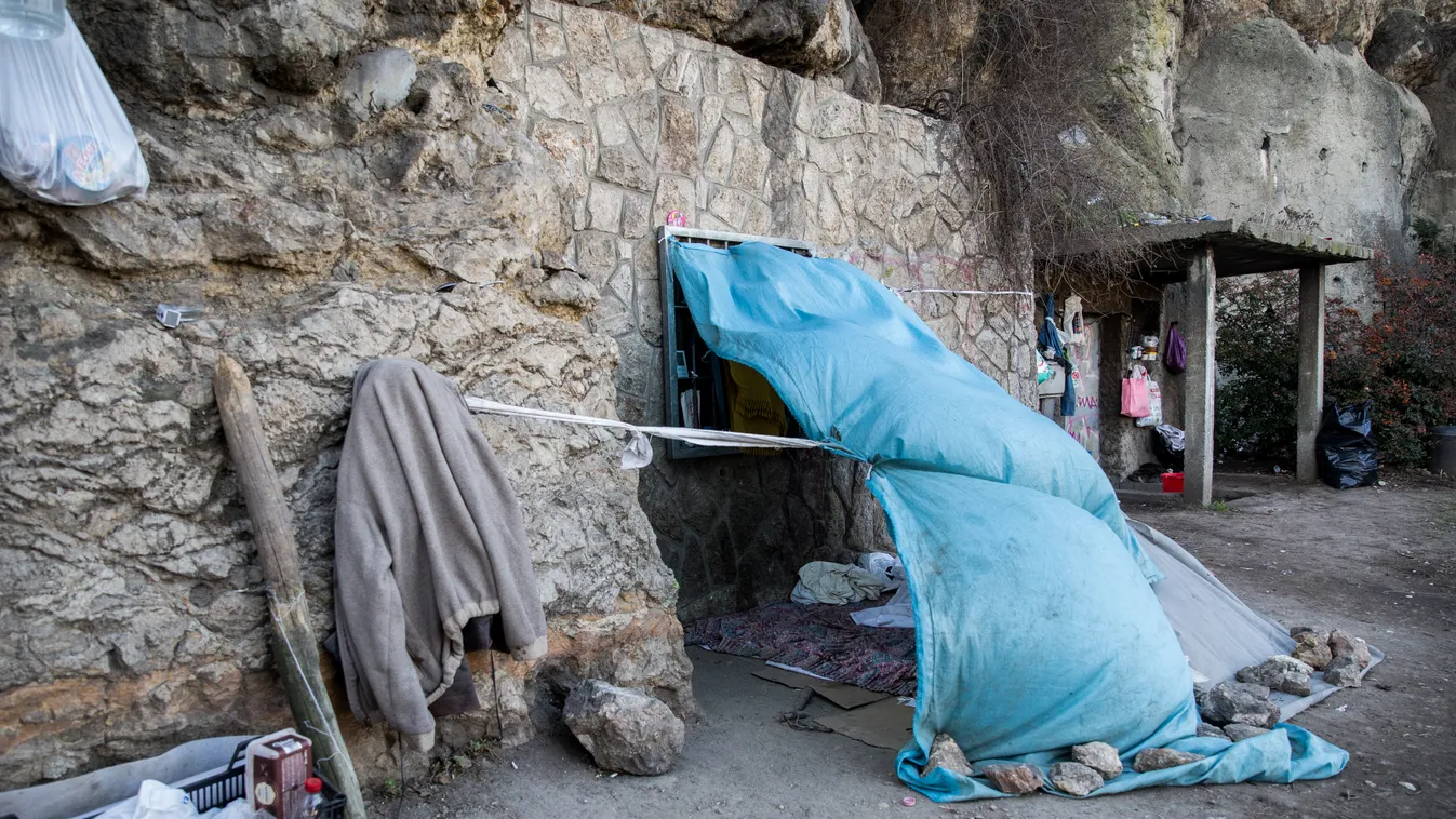Döbbenetes fotók, ezért ömlik le a szemét a Gellért-hegy oldalán