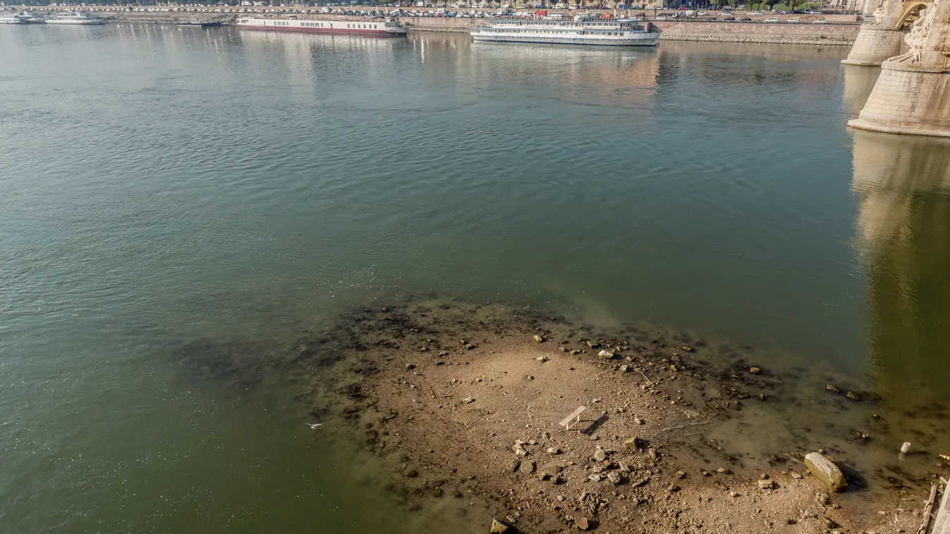 Kétségbeesett sikoly: a Dunába esett egy nő hajnalban a Boráros téren