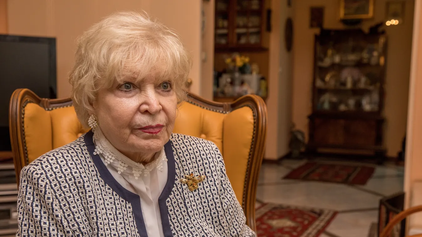 Mécsesekkel és imával emlékezett özvegye Torgyán Józsefre