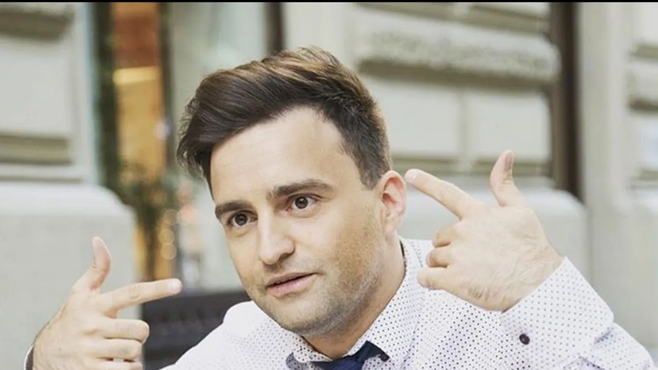 Szente Vajk újra szerelmes, egy csinos, szőke nővel kapták lencsevégre