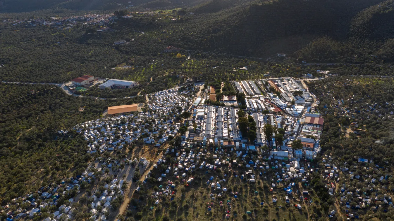 Tengeren úszó akadállyal védekezne a migránsok ellen Görögörszág