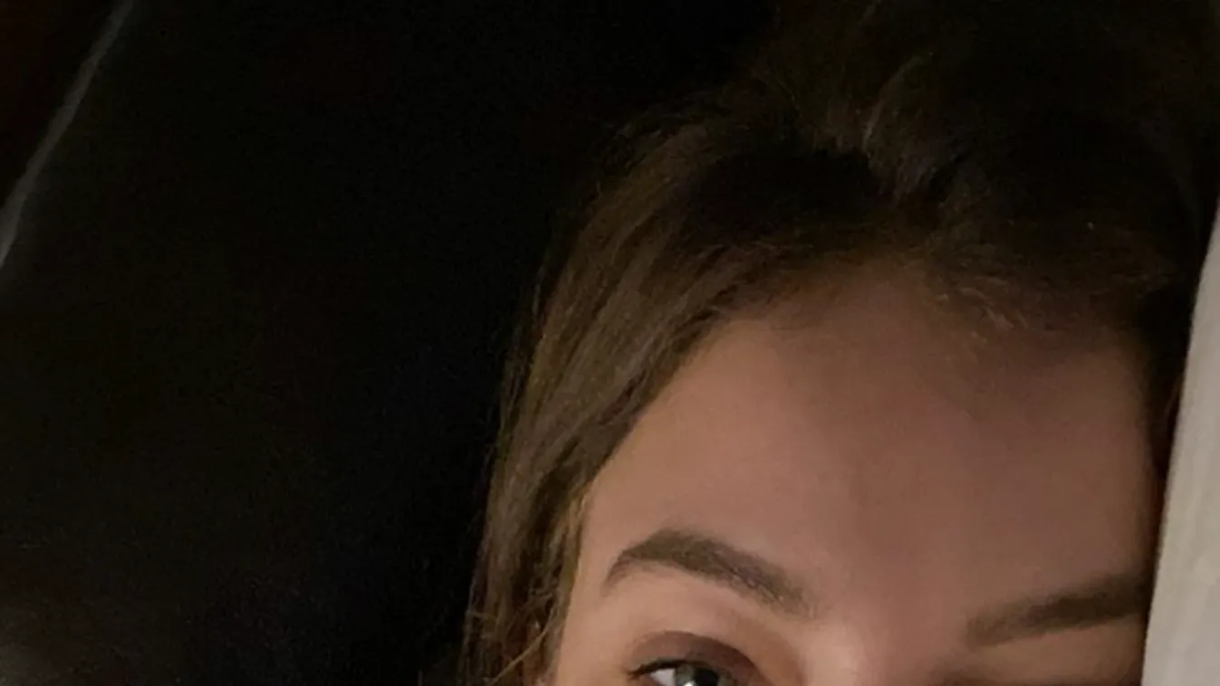 Az ágyból üzent Palvin Barbi, nincs valami jó bőrben - Fotó