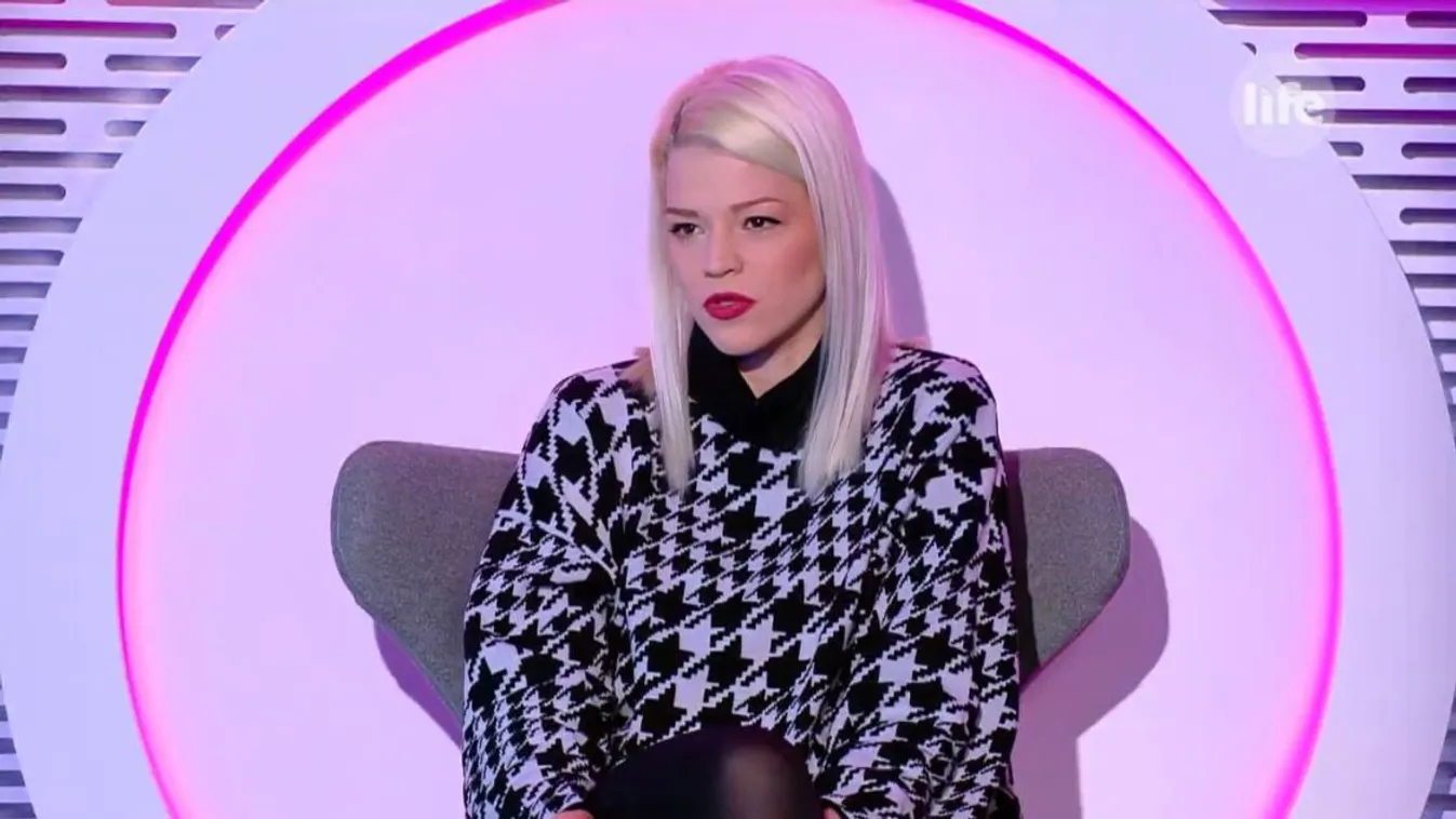 Ezért kell százezreket félreraknia a magyar énekesnőnek