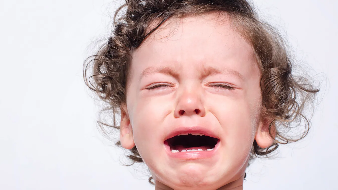 Félholtra verte 3 éves kisfiát egy apa Mezőberényben