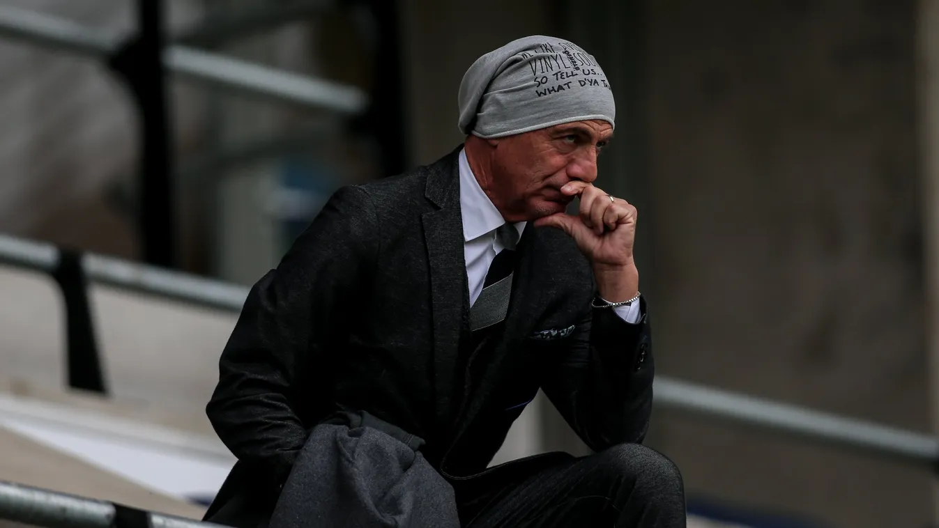 Elátkozták az NB I-es edzőt? A csapata közelébe sem mehet