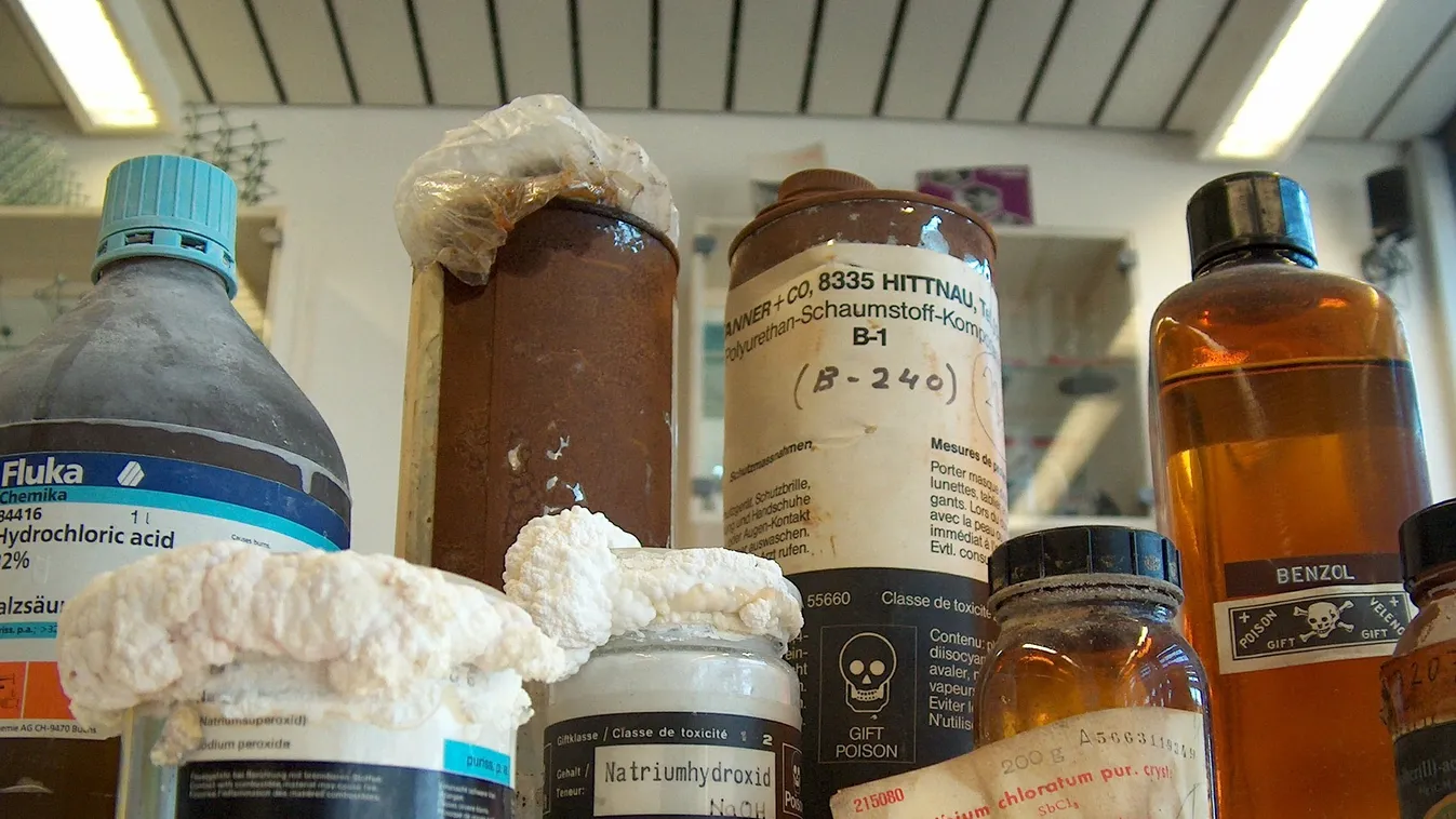 Ökokatasztrófa a Felvidéken és a magyar határon, veszélyes hulladék ömlött ki