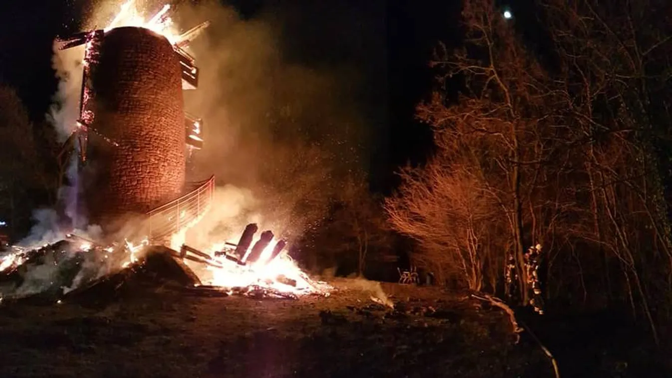 Ennyi maradt a hajnalban leégett révfülöpi kilátóból – fotók