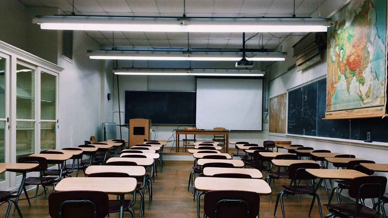 Szívszorító gesztus: ezért jelent meg szájmaszkban egy egész kaposvári osztály a szalagavatóján