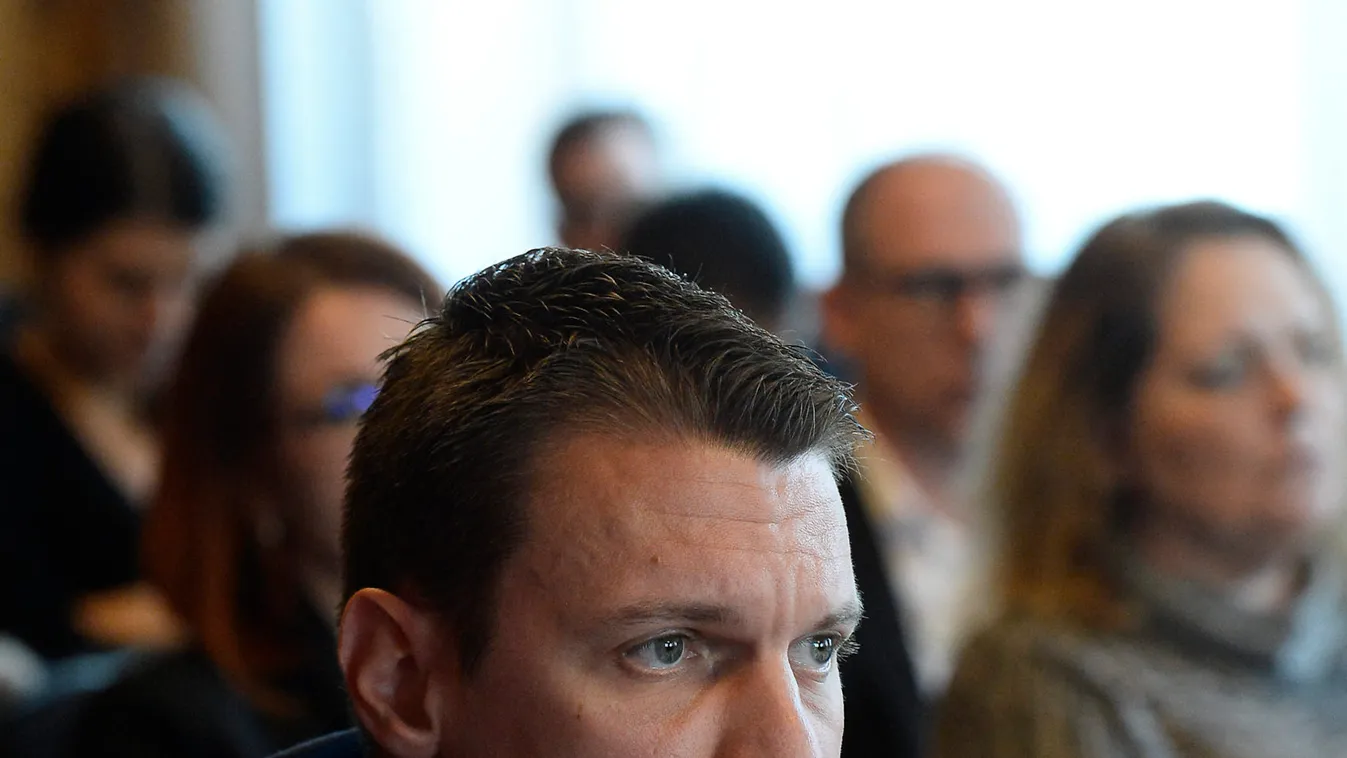 Hazahozhatják a Tenerifén rekedt magyarokat