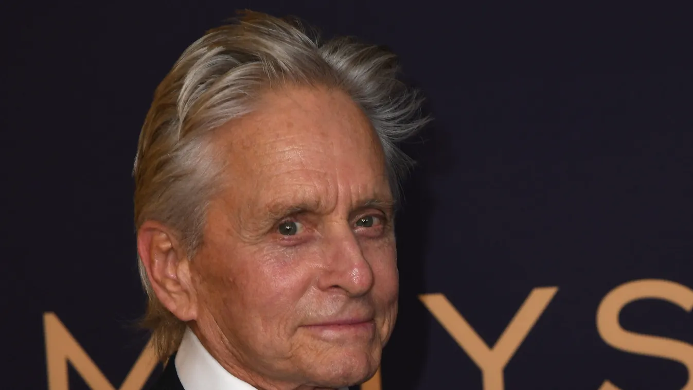 Először jelent meg Michael Douglas apja halála óta