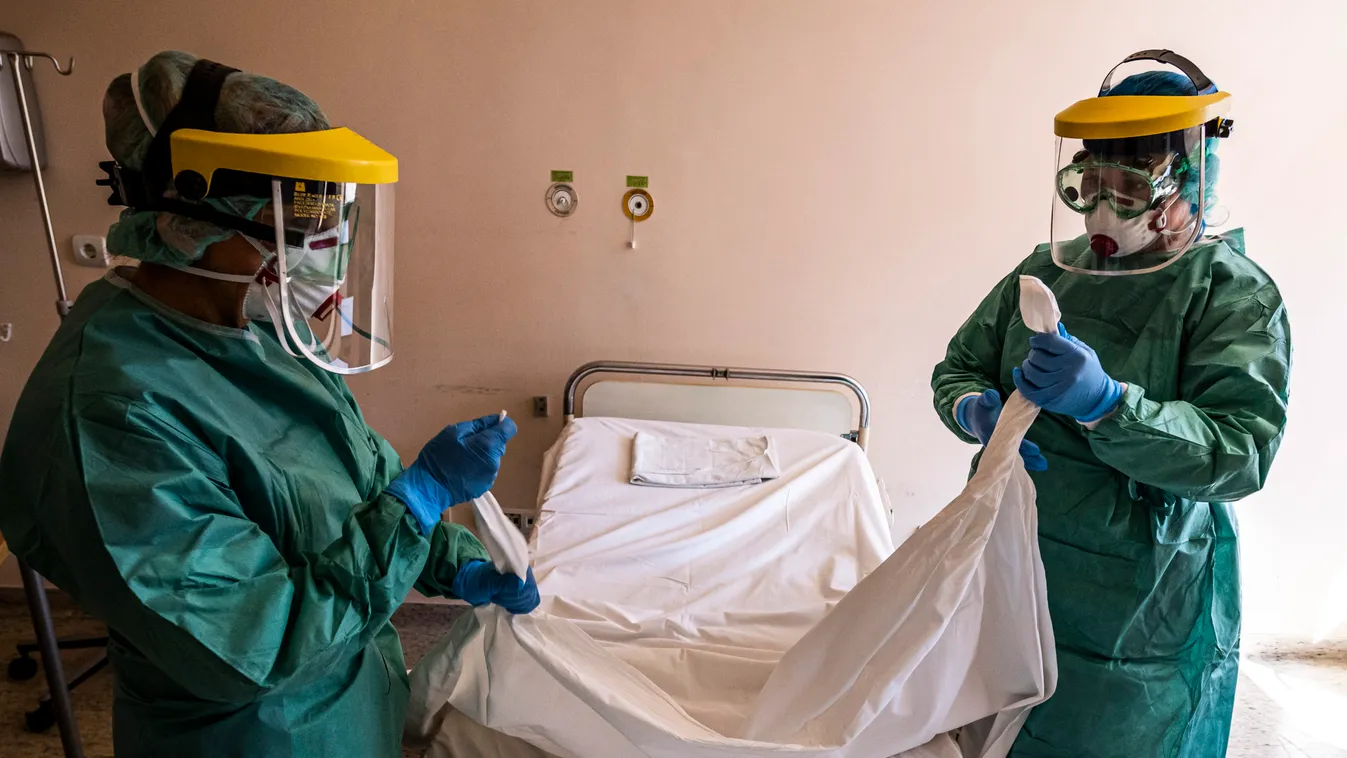 "Nem vehettem a karjaimba a kisfiamat, egyedül kellett meghalnia" - zokogva mesélt a gyászoló édesanya