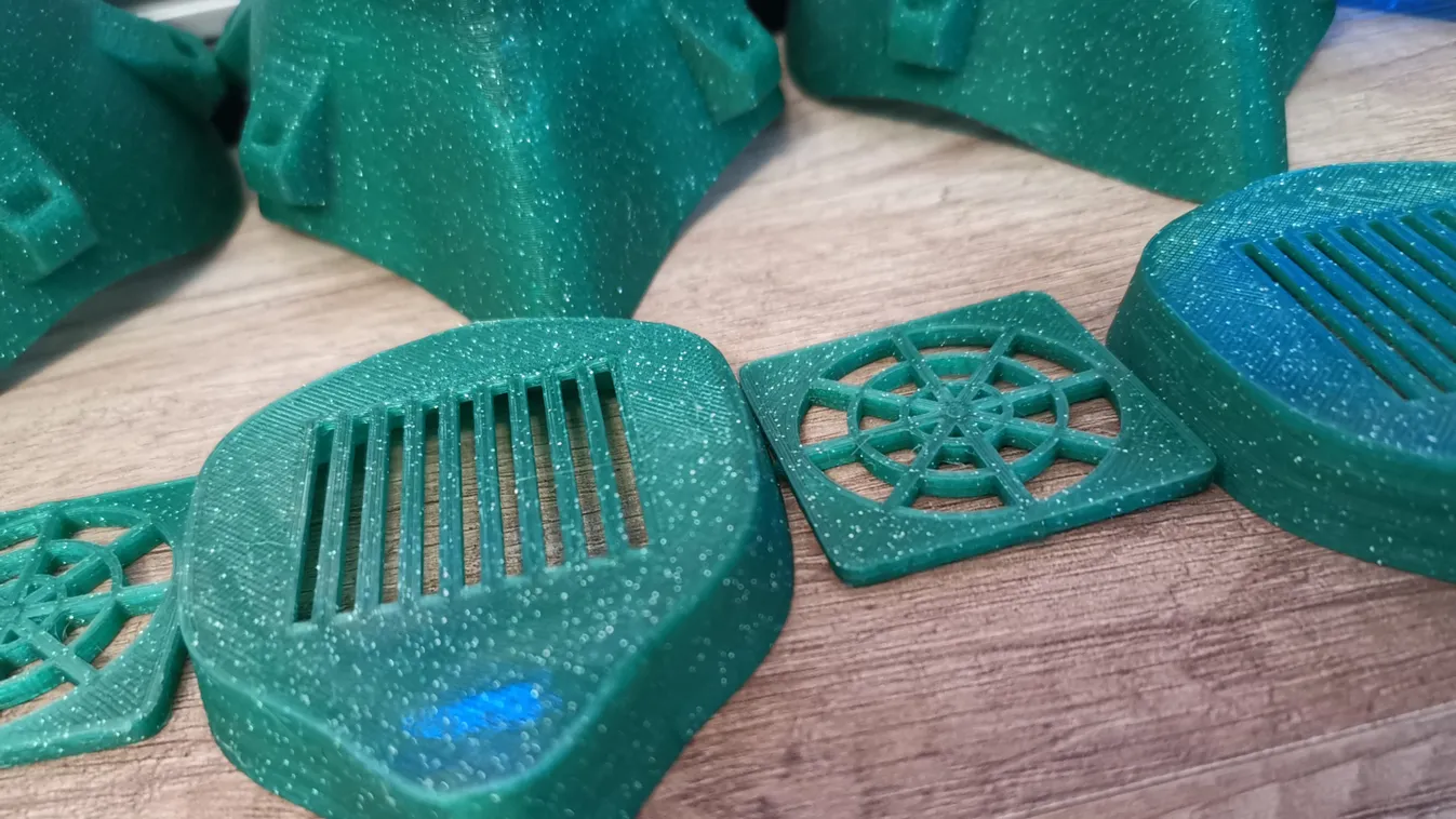 Felajánlás, 3D-ben nyomtatnak maszkot, védőfelszerelést a magyar cégek