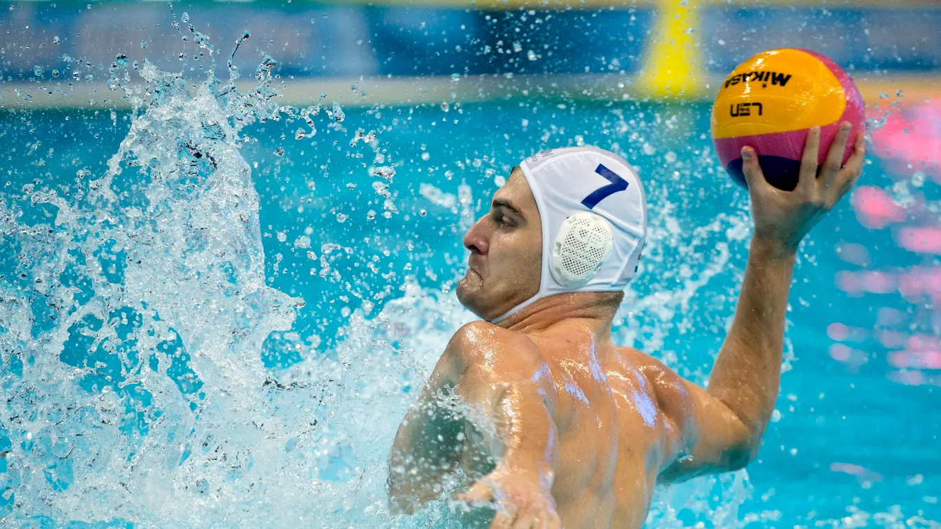 Ennél édesebb videót nem látsz ma! Így edz otthon a világbajnok pólós